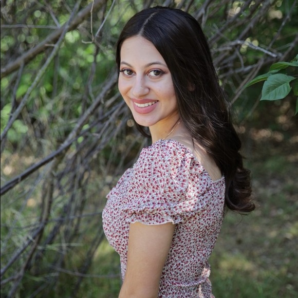 Meet your Posher, Beyoncee - Picture 1 of 4